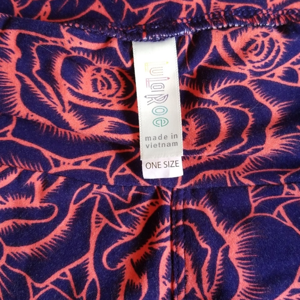 Lularoe Legging  -OS - Roses - Picture 2 of 2